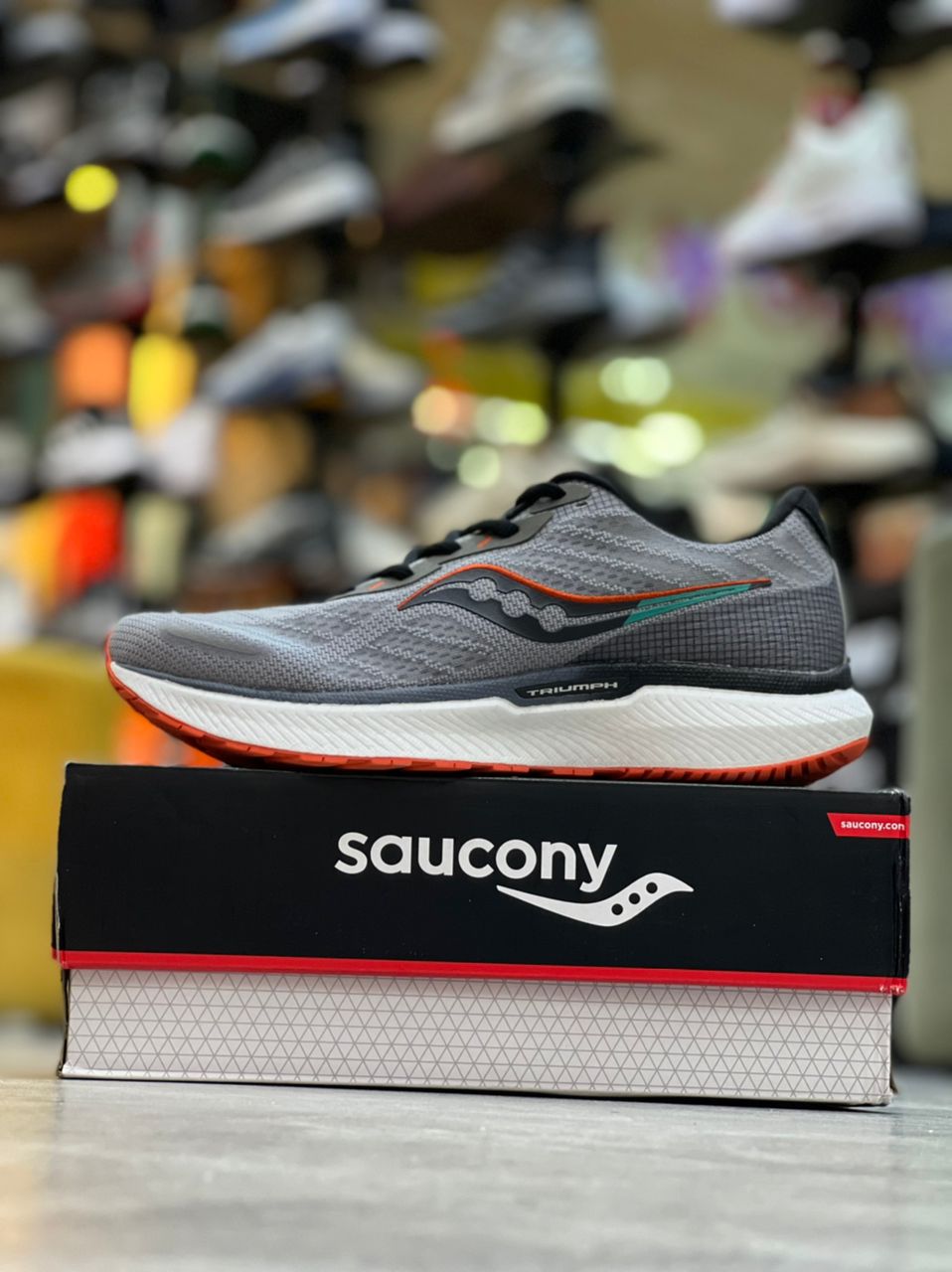 کفش saucony triumph 19 کد 901282