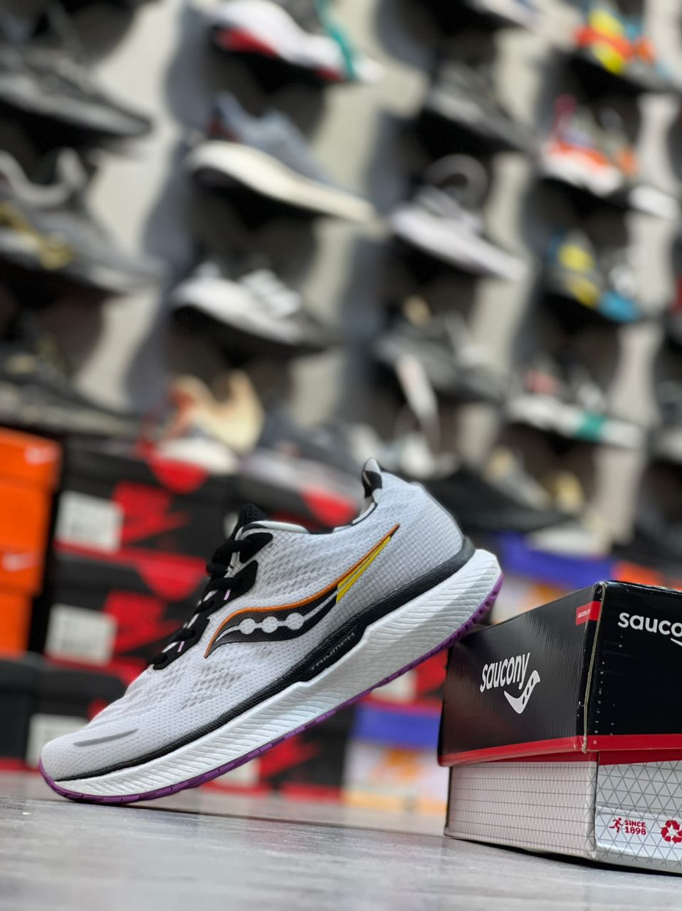 کفش saucony triumph 19 کد 901283