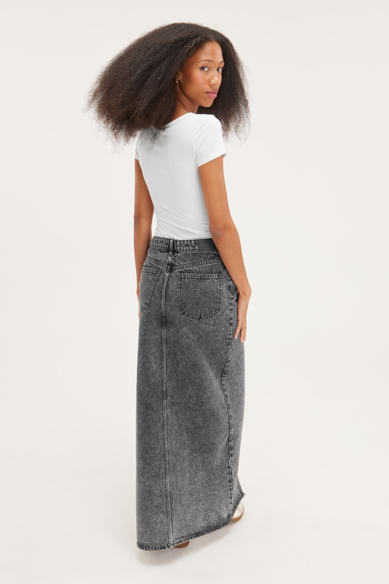 دامن زنانه 28021 سایز 32 تا 44 مارک H&M   *