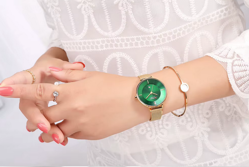 ساعت مچی زنانه برند CURREN 9037 کد 2301
